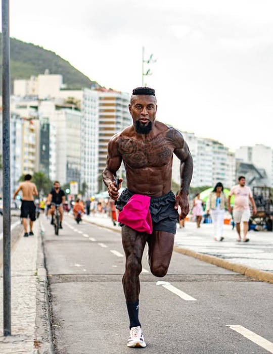 罗伯托在, 滩街道上慢, 杯冠军 罗伯托在, 滩街道上慢, 杯冠军