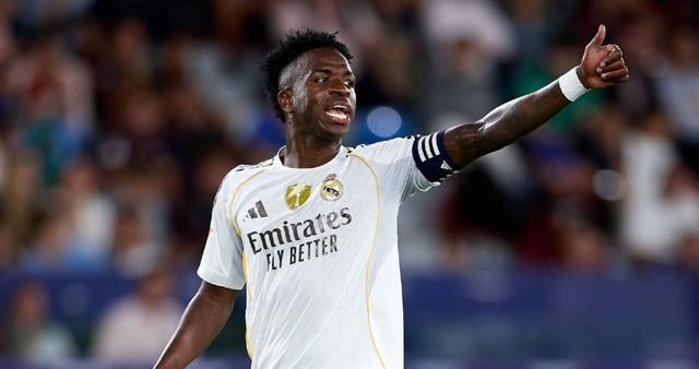 维尼修斯发, 直入球门远 维尼修斯发, 直入球门远