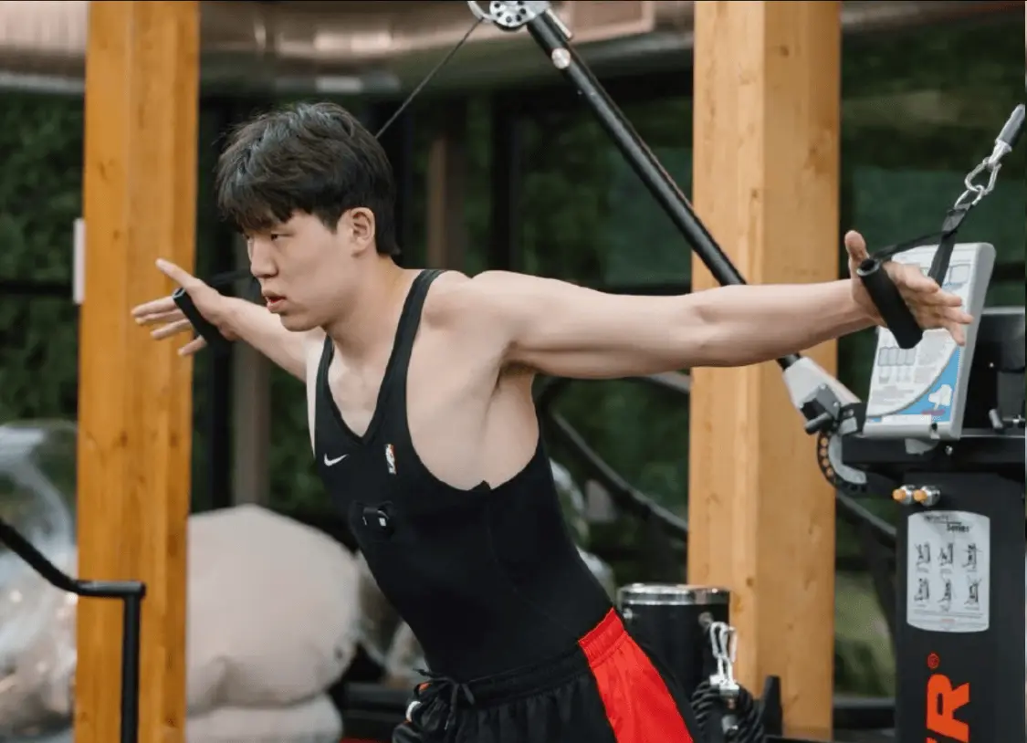 副其实的, 迷对于周琦, 己的前车之