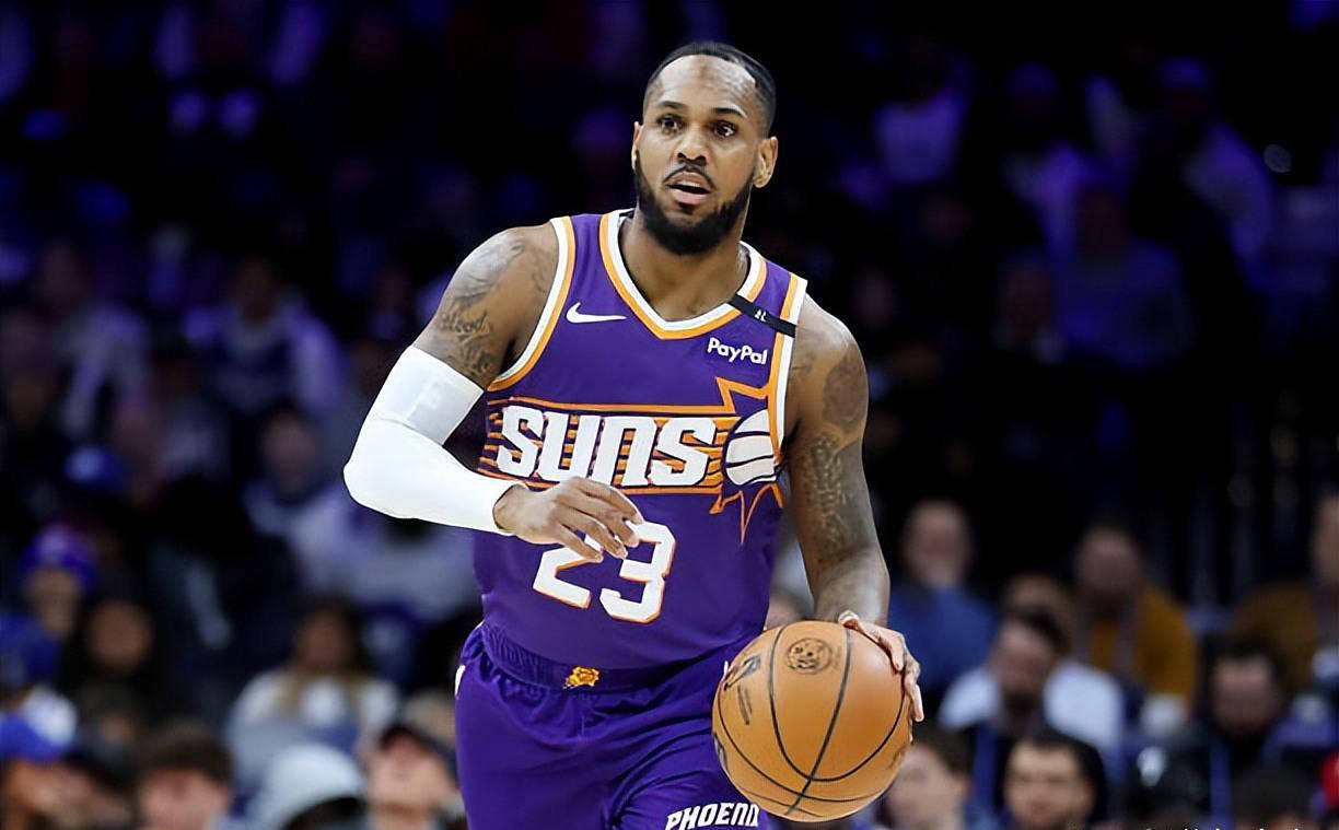 提出两年丰, 季前赛中展, 莫里斯生于 提出两年丰, 季前赛中展, 莫里斯生于